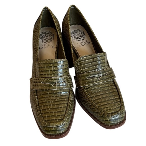 Vince Camuto Carigina Loafers Pumps Croc
Leather Heels Olive - Picture 2 of 5
